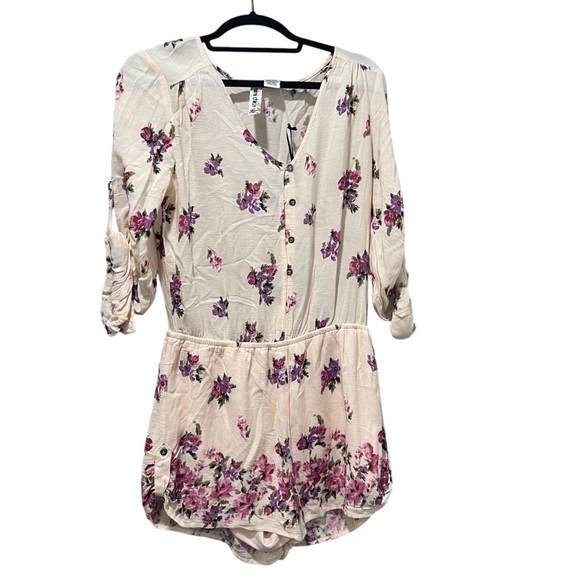 mini chica Pants - Mini Chica super cute romper, size Large
